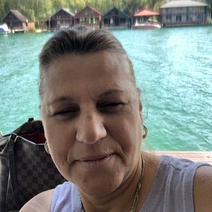 Meet your Posher, Sibe